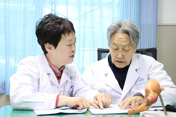 华西杨延林教授怎么样?