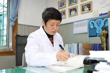 【四川省生殖专科医院】黄英医生：医者仁心的“助孕使者”